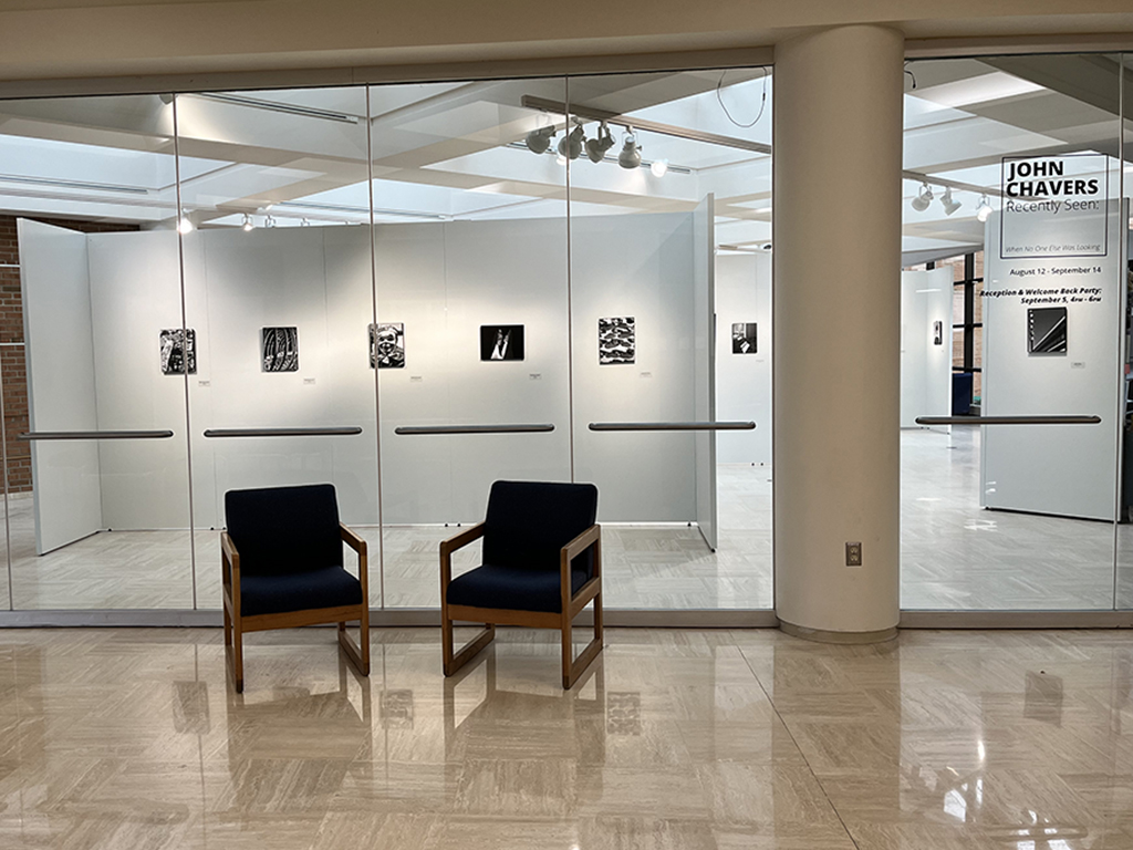 Front of the exhibition seen from outside of the gallery